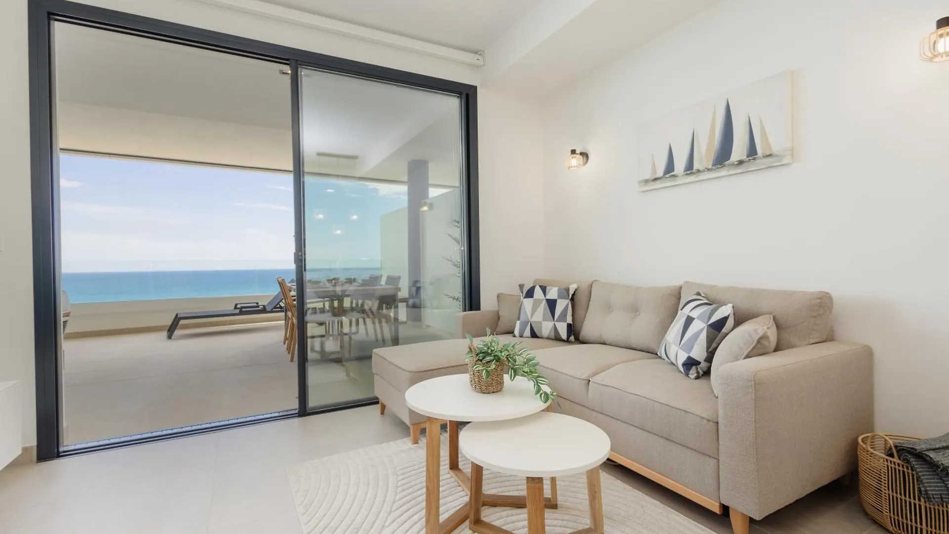 Modern Apartment, With Large Terrace And Panoramic Sea Views, In Fuengirola Málaga 0*,  Spagna
