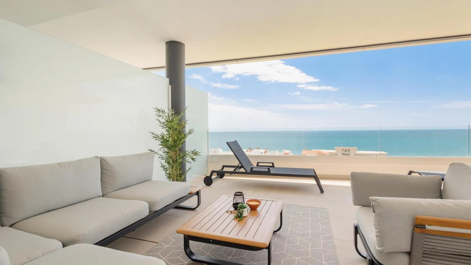 Modern Apartment, With Large Terrace And Panoramic Sea Views, In Fuengirola Málaga Appartamento
